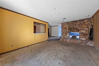 Shared Fireplace between Family Room & Living Room