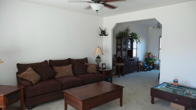 208 S Zeus St, Moxee, WA 98936 - photo 2