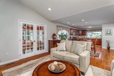 14 Jamesway Dr, Litchfield, NH 03052 - photo 7