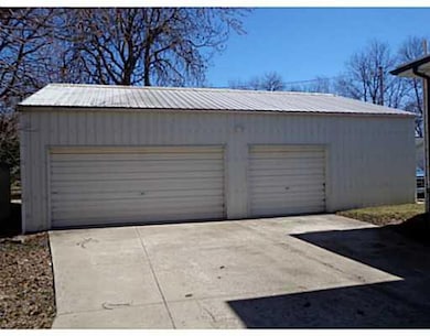 Parking Lot/Garage.