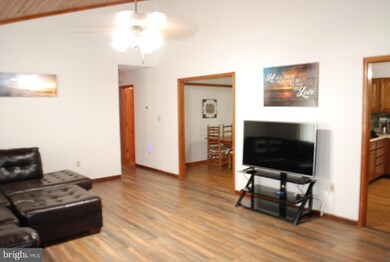 84 Lake Shore Dr, Colonial Beach, VA 22443 - photo 5