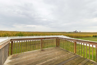 360 Shrewsbury Ln, Dubuque, IA 52003 - photo 4