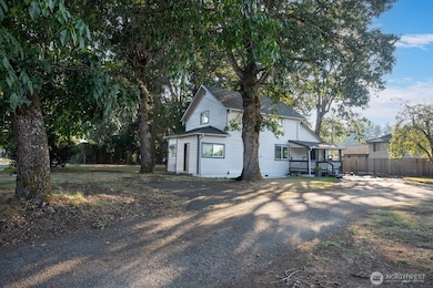 565 Mcnaught Rd S unit 1&2, Roy, WA 98580 - photo 3