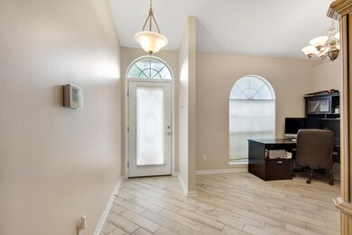 7995_Lola_Circle_20170619_022