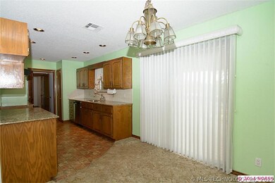 Dining/Kitchen
