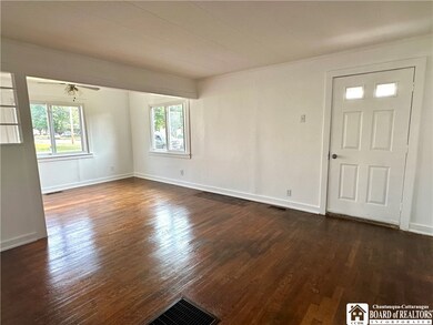 Living room dining room