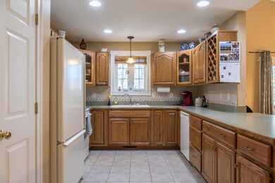 16-Kitchen2