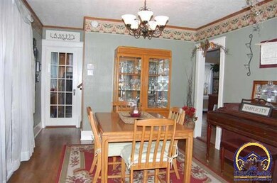 1305 SW Wayne Ave, Topeka, KS 66604 - photo 3