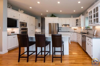 7010 SW 53rd St, Topeka, KS 66610 - photo 7