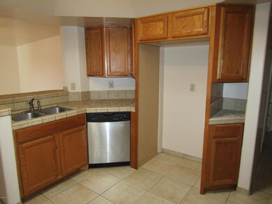 2801 W Montecito 023