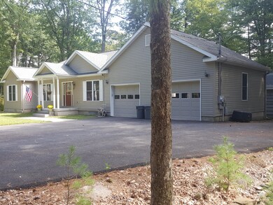 125 Hemlock Point Ct, Hawley, PA 18428 - photo 6