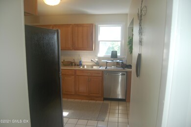 3 Field Rd unit 2nd Floor, Cos Cob, CT 06807 - photo 6