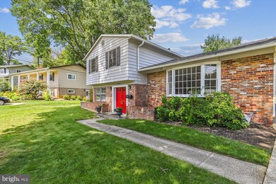 5021 Chanticleer Ave, Annandale, VA 22003 - photo 4