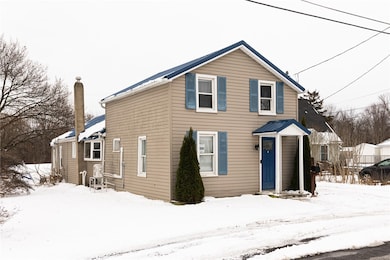 23 Grove St, Waterloo, NY 13165 - photo 2