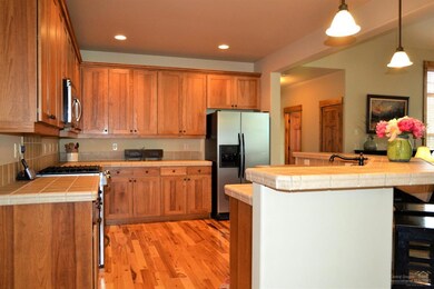 60811 Taralon Place, Bend, OR 97702 - photo 2