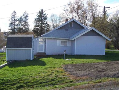 546 N Crosby St, Tekoa, WA 99033 - photo 2