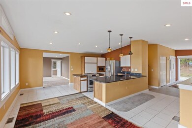 Entertaining Kitchen Area Room for entertaining.