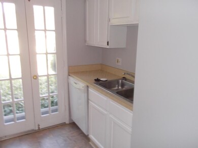 2844 SKitchen2
