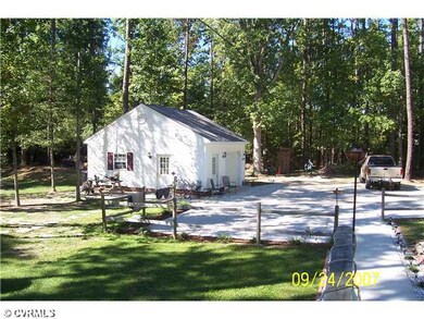 13571 S Crater Rd, Petersburg, VA 23805 - photo 2