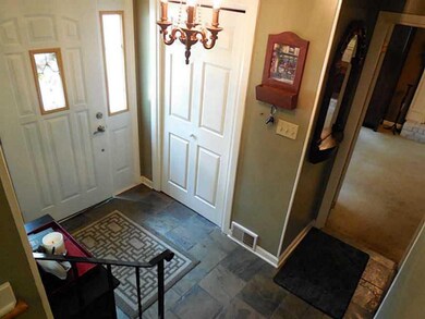 Entry/Foyer.