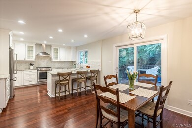 Plenty of room for a crowd in this eat-in kitchen.