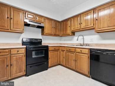 10634 Joyceton Dr, Upper Marlboro, MD 20774 - photo 6