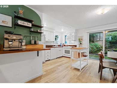 6535 SW Canyon Ct, Portland, OR 97225 - photo 7