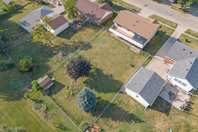 1433 N 8th Ave E, Newton, IA 50208 - photo 3