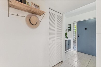 7203 Curtiss Ave unit 1C, Sarasota, FL 34231 - photo 3