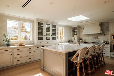 18875 Pasadero Dr, Tarzana, CA 91356 - photo 4