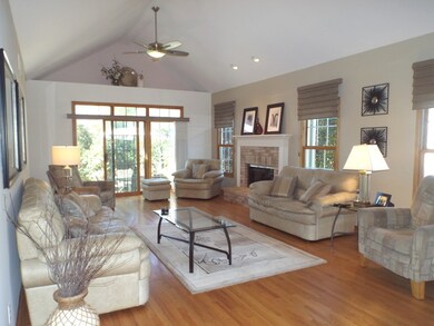 885 Villa Dr unit 3, Crystal Lake, IL 60014 - photo 4