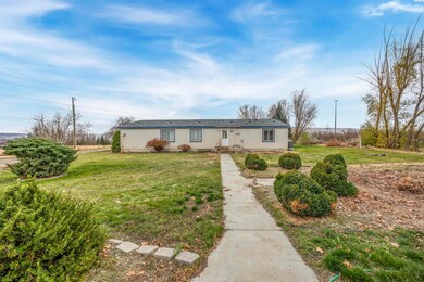 11816 W Acord Rd, Benton City, WA 99320 - photo 2