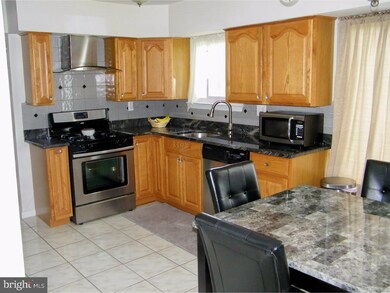 155 Mendham Dr, North Wales, PA 19454 - photo 7