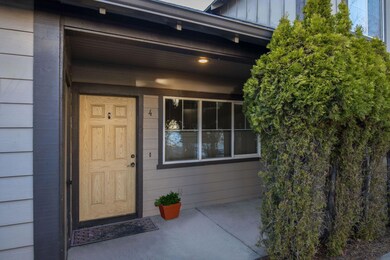 1945 NW Monterey Pines Dr unit 4, Bend, OR 97701 - photo 2
