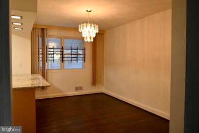 422 S Chapel Gate Ln, Baltimore, MD 21229 - photo 4