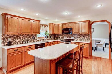 ISLAND KITCHEN