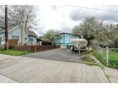 319 SE Emigrant Ave, Pendleton, OR 97801 - photo 3