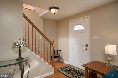 6036 Tree Swallow Ct, Columbia, MD 21044 - photo 4