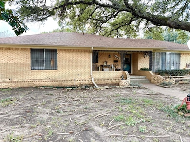 1909 Robin Ln, Garland, TX 75042 - photo 2