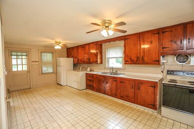 6 Woodlawn Ave, Bedford, NH 03110 - photo 4