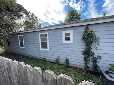 5704 Pickfair Cir, Dallas, TX 75235 - photo 4