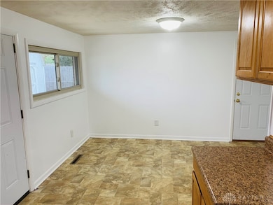 4796 Lamme Rd, Moraine, OH 45439 - photo 6