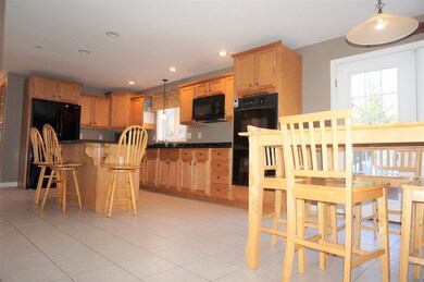 12 Sargent Dr, Hooksett, NH 03106 - photo 3