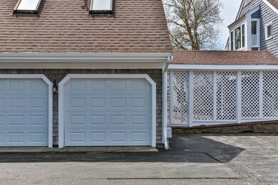 Right Garage Bay