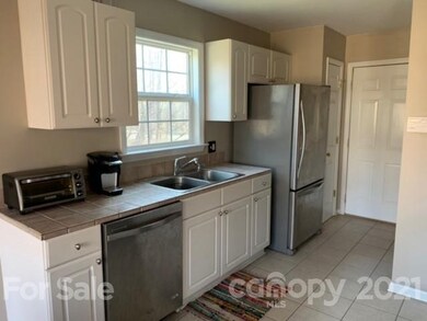 3315 E Broad St, Statesville, NC 28625 - photo 7