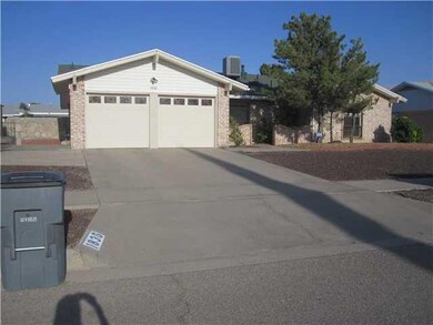 1836 Pete Brown Dr, El Paso, TX 79936 - photo 2
