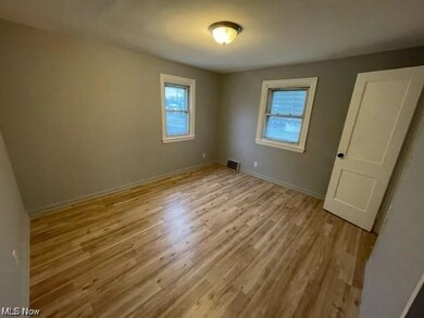 21105 Hansen Rd, Maple Heights, OH 44137 - photo 6