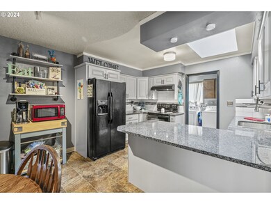 3250 Maple St, Longview, WA 98632 - photo 7