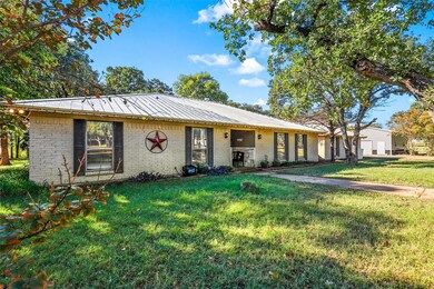 102 Shady Grove Ct, Joshua, TX 76058 - photo 4