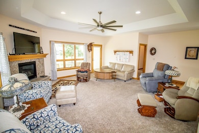 606 W View Dr, Readlyn, IA 50668 - photo 3